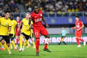 状态火热!足球报:阿奇姆彭赛季14球有7个头球,还制造了7个点球
