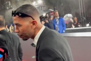 表现抢眼!每体:亚马尔父亲在金球颁奖礼上度过了一个愉快的夜晚