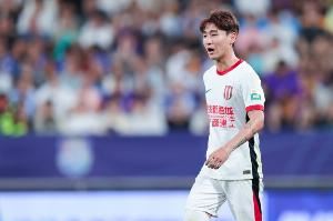 北青:蓉城目前与徐正源团队保持着积极的沟通 韦世豪伤缺一个月