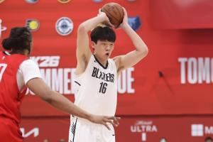 阿斯报:杨瀚森夏联期间在CCTV的收视率高于25年季后赛的比赛
