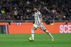 意媒:维拉、狼队和西汉姆联有意洛卡特利,球员身价约3000万欧