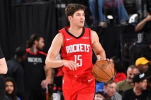 名记:火箭季前赛将更多安排谢泼德&阿门当控卫 KD申京也会多持球