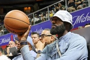 高管:除非前景完美否则老詹不会离开湖人 不想像乔丹去奇才那样