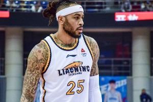 莫兰德:你们的大莫正“加班”训练 重回辽篮大家庭我们一起加油