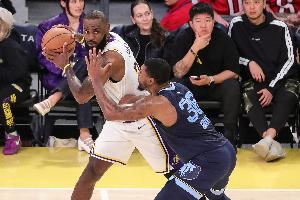 斯玛特:还没跟詹姆斯聊过 他是大忙人 得等他有空了才能跟他聊下