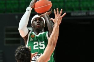 11中9!全场砍下21分10助3板3抢断!纳恩当选欧冠篮首轮MVP!