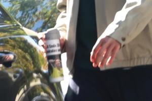  图片报：胡梅尔斯水瓶贴着一条新闻，写着“20多岁我想结婚生子”
