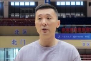  刘炜：全队进行了球性练习 不能遇到压迫防守就抱着球形成死球