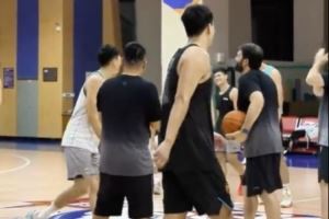  福建男篮最新训练视频：保持勤奋！