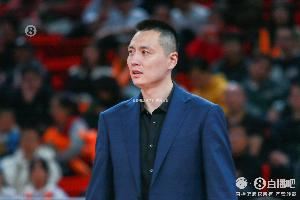  卢伟：我们在核心后卫位置上还是需要一个更大心脏&处理球更稳的