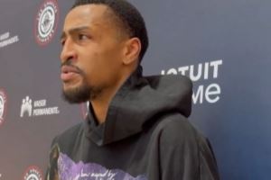 首发对自己是否重要?科林斯:能首发当然不错 但顺其自然就好