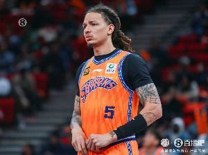  上赛季场均10.5分6.2板！媒体人：前上海外援DJ-威尔逊加盟吉林队