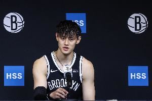 媒体人：预测曾凡博依然会得到篮网的双向合同 有人情世故的因素