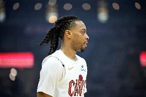 贝弗利:加兰需要在季后赛保持健康 关键时刻我会让大球防守