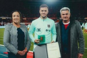 官方:莱比锡中场鲍姆加特纳助力乌干达教育慈善,获公平竞赛奖