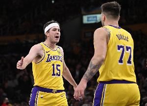 雷迪克:东契奇里夫斯是进攻极具活力球员 他们配合默契会更好