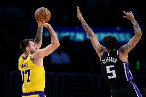 国王主帅:24号秀克利福德上升潜力惊人 他能以多种方式影响比赛