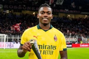 梅开二度!官方:莱奥当选米兰2-1佛罗伦萨的全场最佳球员