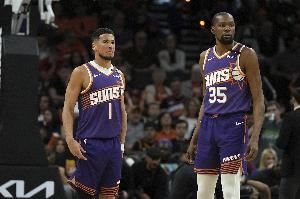 阿门打控卫?尼克-杨:发生在布克身上的事又来了 让人强行打控卫