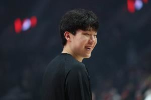 杨瀚森谈出场时间:问错人了 这个该问教练 我就是完成他的布置