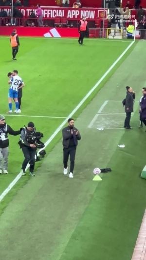 曼联三连胜后,阿莫林精神面貌马上好起来了😆