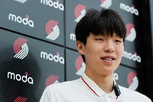 记者:大伙攻击的角度五花八门 竞技体育菜是原罪 杨瀚森会好好练