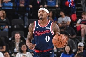 比尔进攻重要性?小卡:他曾差点拿下得分王 是真正的三威胁得分手