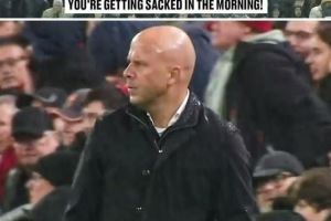 利物浦联赛杯出局!水晶宫球迷比赛中嘲讽斯洛特:你明早就下课