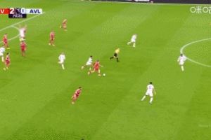 土豆你在干什么!维尔茨中场带球,过顶长传直接传出边线