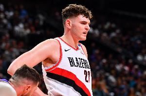  没啥存在感！克林根上半场出战11分钟 3投1中拿到2分3板1帽