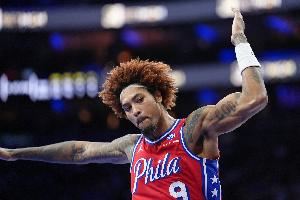  填满数据栏！乌布雷上半场3中3得9分1板1助2断1帽