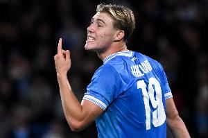  这哥俩😅霍伊伦、麦克托米奈先后失良机，那不勒斯0-0闷平法鹰