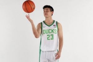  媒体人：林葳的运动战表现依然挣扎 需尽快适应NCAA的节奏和强度