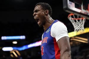  斯图尔特伤退！杜伦：我们就是下一个人顶上心态 阵容深度很足