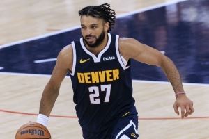  穆雷谈大幅领先保持心态：必须沟通 仅几个回合场上形势就会逆转