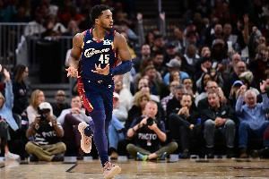  米切尔：赢球关键是拼劲活力 队友信任我让我出手我感到很幸运