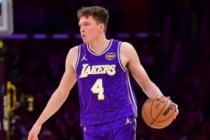  克内克特：暂停时要多沟通&仔细听教练的部署 要建立好冠军习惯