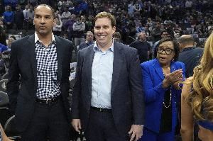  Stein：对独行侠高层而言 在赛季中期更换总经理已变得不可避免