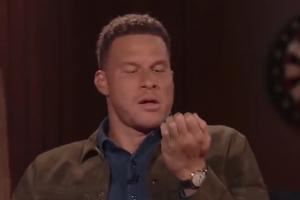  格里芬：莫布里连打我三个后还悠闲的看指甲 这让我感觉该退役了