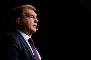 拉波尔塔：若通过致敬弥补会很好，猜测梅西以球员身份回归不合适